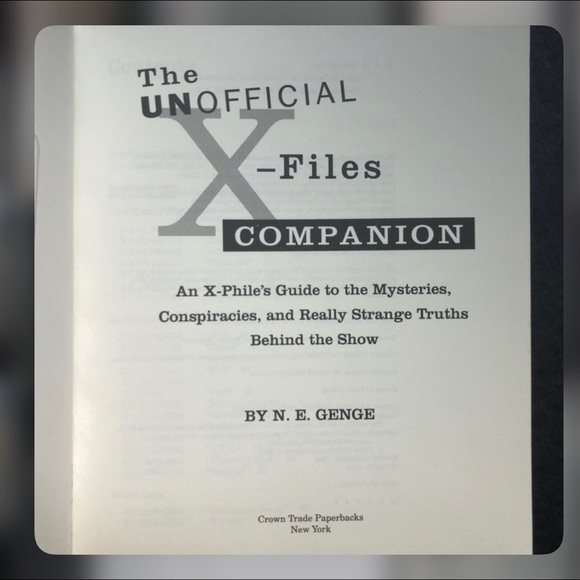 Unofficial X Files Companion Book - Picture 5 of 5
